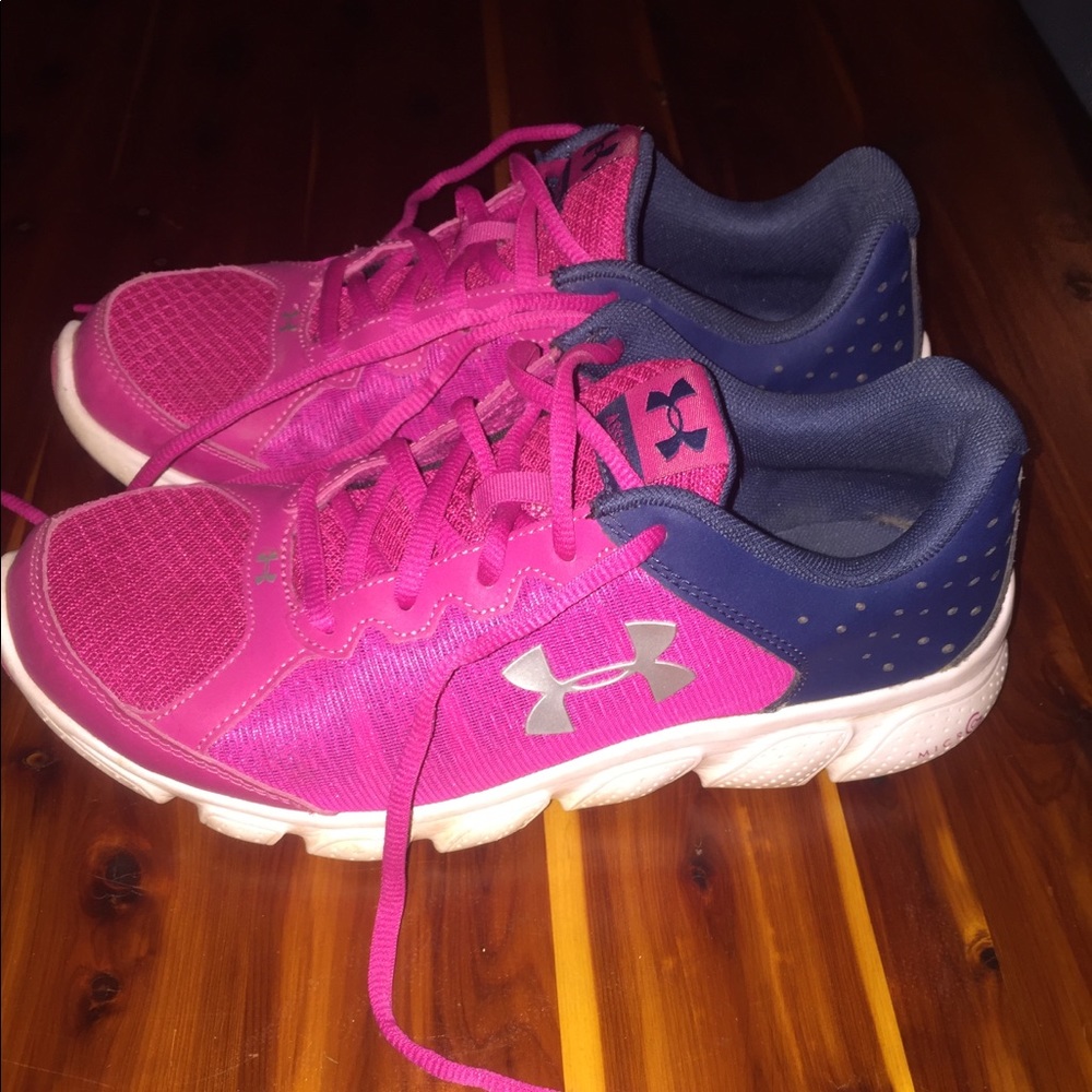 Under Armour Sneakers
